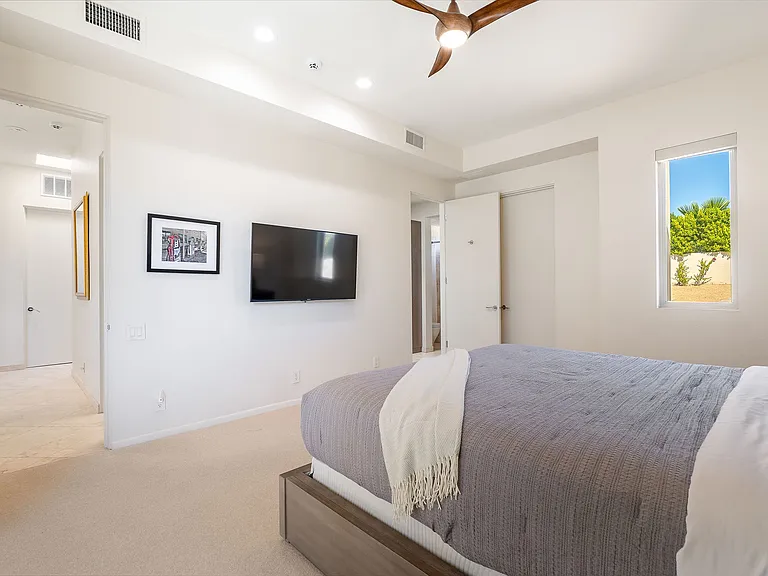 16 Judd Ter — Photo 116