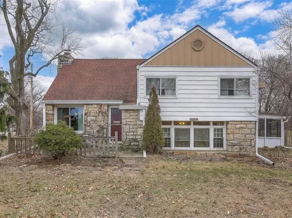 10217 E 53rd St, Raytown, MO 64133