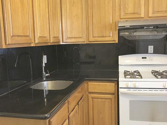4th image of 44-25 Macnish St #5B