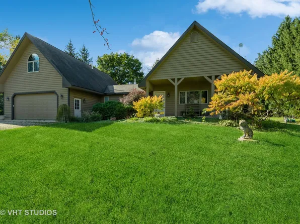 8919 Ferris Rd, Harvard, IL 60033