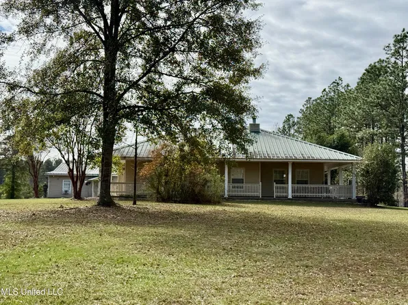 3947 Columbia Purvis Rd, Lumberton, MS 39455