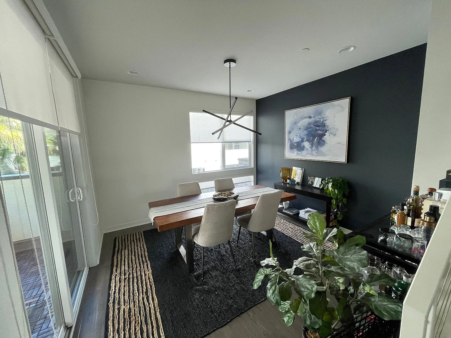 4 bed, 3.5 bath, 2267 sqft, $6,100 — Photo 3