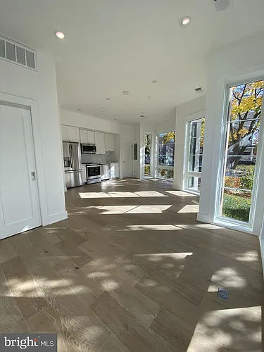 5301 Connecticut Ave NW #202 Photo 1