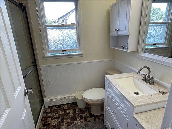 5th image of 122 Fairview Ave