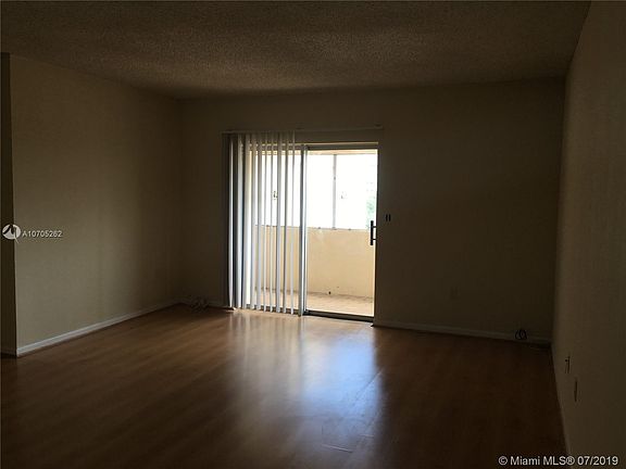 4th image of 9159 SW 77th Ave APT 411
