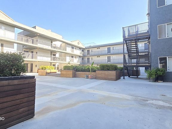 2nd image of 3323 Motor Ave #104