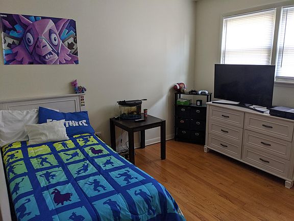 5th image of 6179 N Northwest Hwy #107