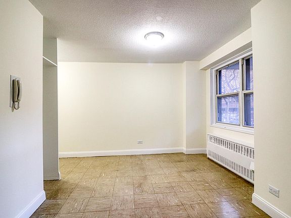 2nd image of 2552 Olinville Ave