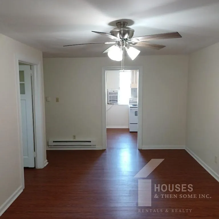 601 W Floyd Baker Blvd #3C — Photo 3