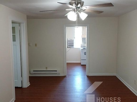 3rd image of 601 W Floyd Baker Blvd APT 3C