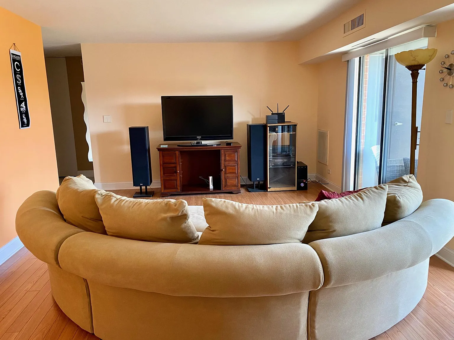 1 bed, 1000 sqft, $1,700 — Photo 3