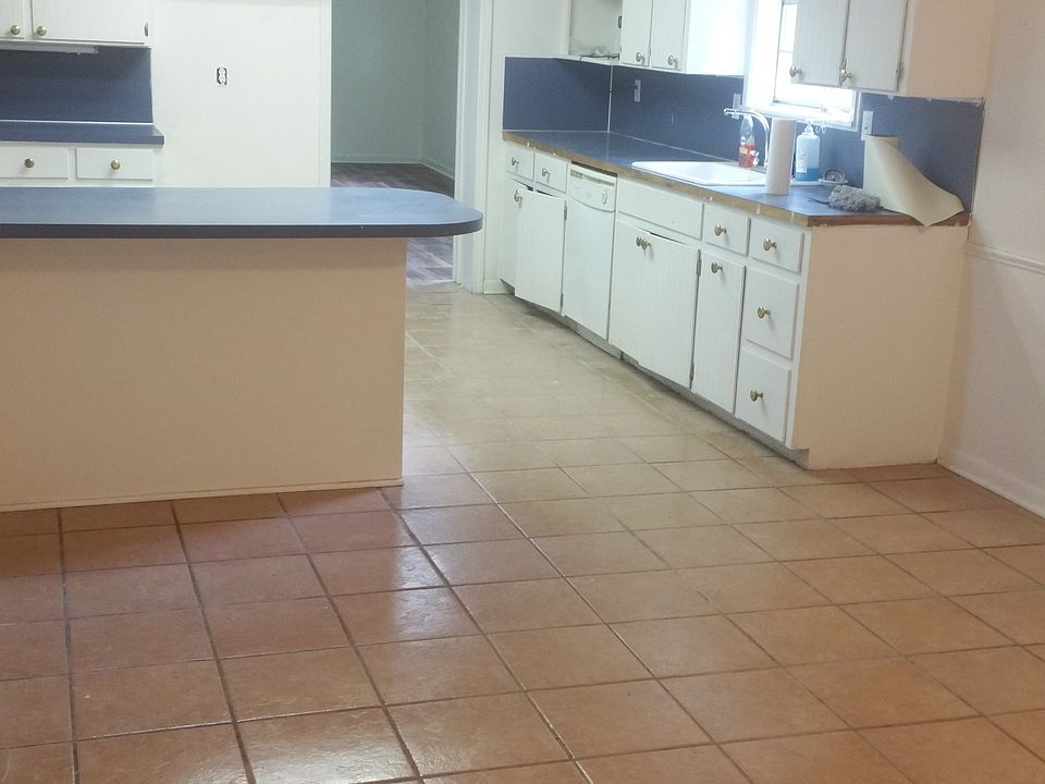 1st image of 901 Gail St