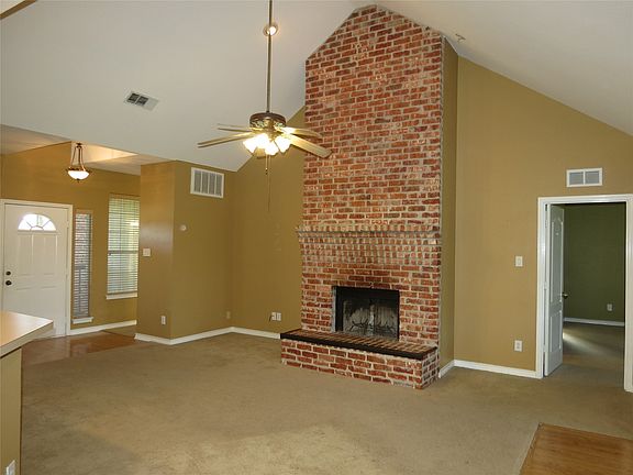 2nd image of 109 Country View Ln