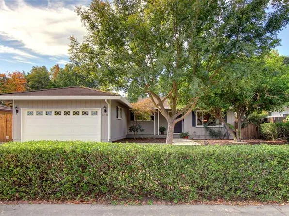 6778 Park Riviera Way, Sacramento, CA 95831