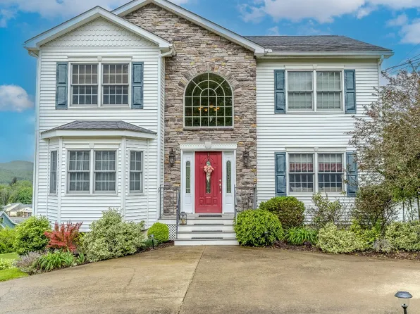 99 Elizabeth Ave, Hallstead, PA 18822