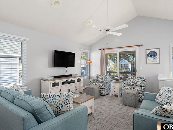 4th image of 1040 Mirage St #24