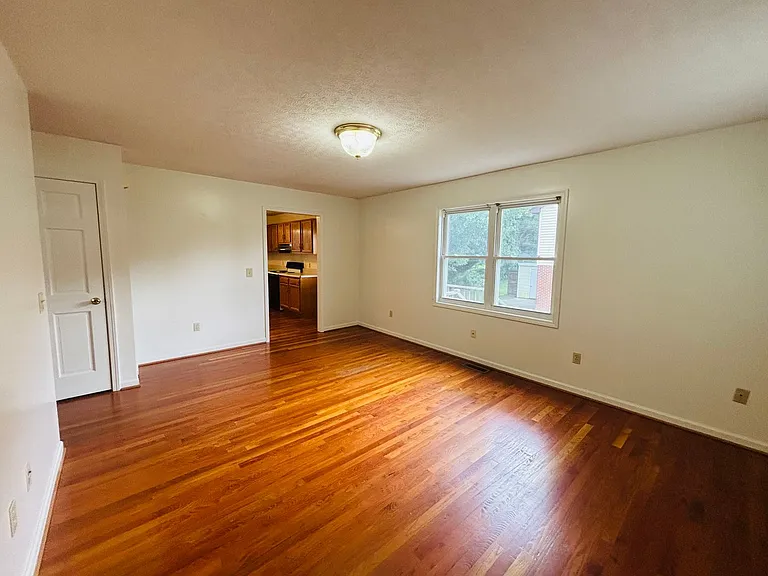 70 Franklin Parke Ct — Photo 2