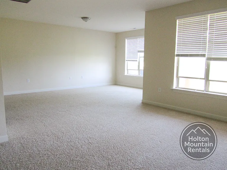 194-3B Azor Ct — Photo 7