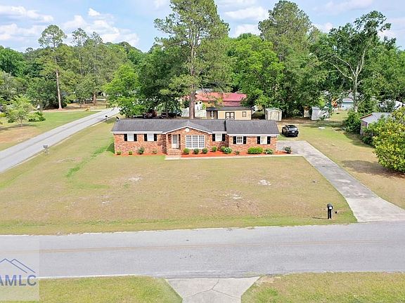 3rd image of 208 Nesmith Way