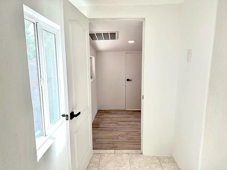 6722 N 54th Dr #2 — Photo 7