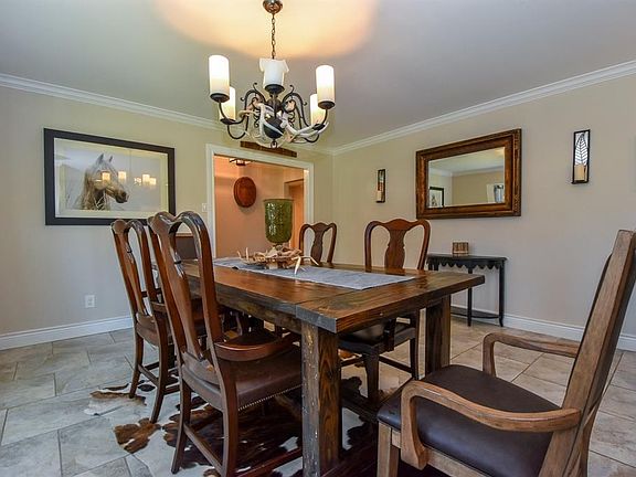 5th image of 18607 Carriage Ct
