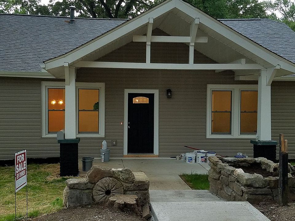 Charming craftsman porch