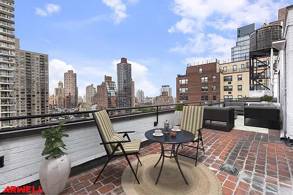 Rented by Arwell Realty | media 16