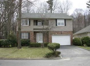 18 Oak Point Dr S, Bayville, NY
