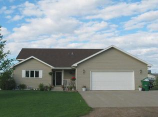 516 S Woodland Dr, Thompson, ND 58278