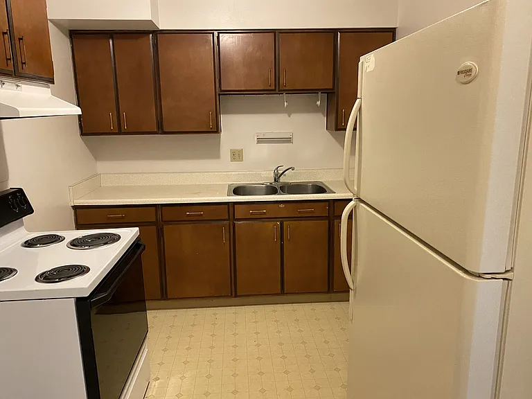 Milwood Apartments — Photo 13