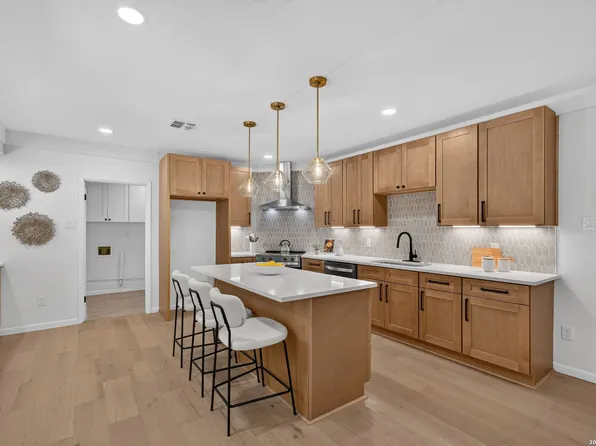 21521 Fairview Cir, Garden Ridge, TX 78266