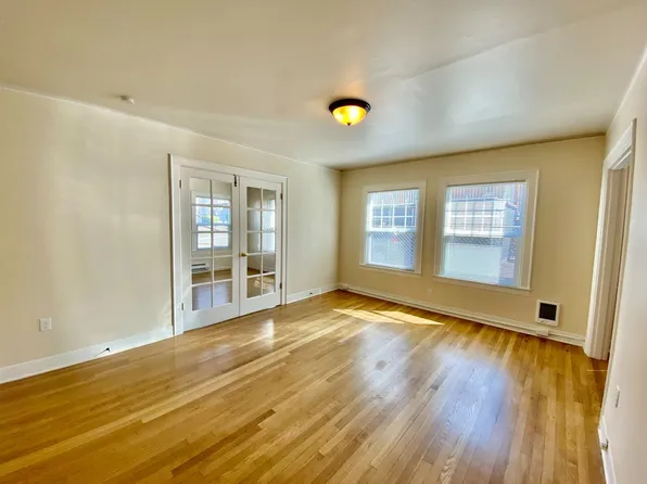 Washington Irving Apartments, 1305 E Howell St #105, Seattle, WA 98122