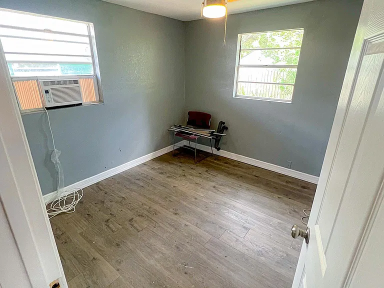 1109 Grant St #1/2 — Photo 12