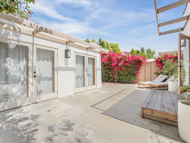 6277 Commodore Sloat Dr — Photo 9
