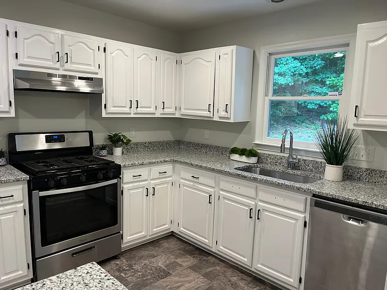 1505 Pycroft Ct — Photo 9