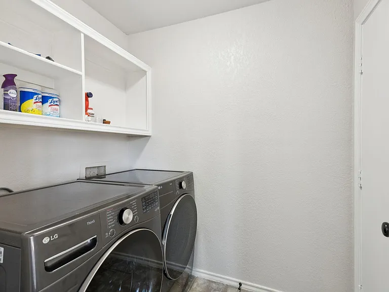 1823 Dew Valley Dr — Photo 12