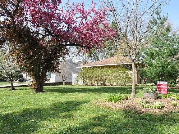 3rd image of 3415 Buckingham Dr