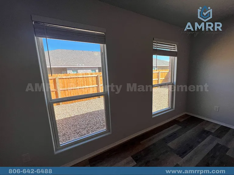5609 Jarvis St — Photo 12
