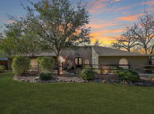 1604 Stagecoach Dr, Pantego, TX 76013