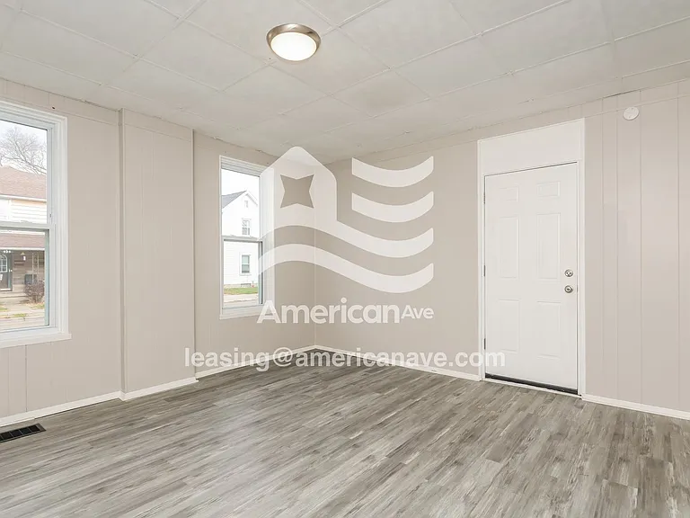 1467660_003_wm_-_living_room_13347903.jpg