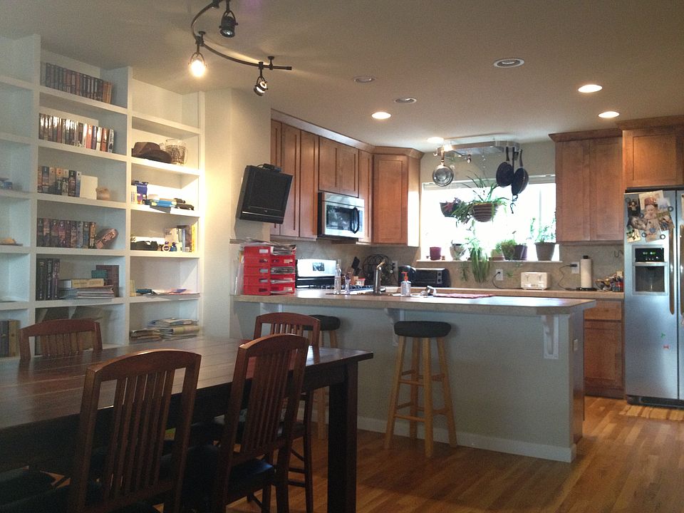 1st image of 1637 Venice Ln