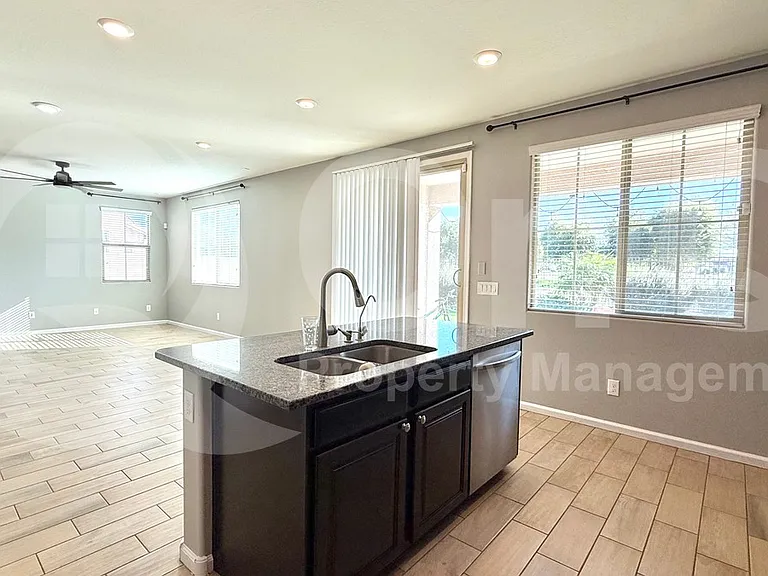 3231 S Santa Rita Way — Photo 7