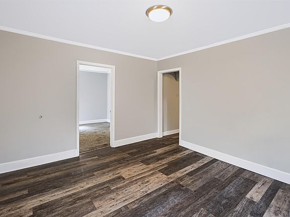 3rd image of 221 Church St