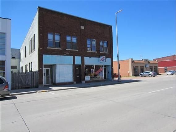 2nd image of 925 Clark St