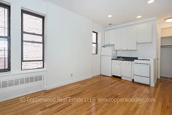 Rented by Copperwood Real Estate | media 11