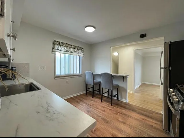 2053 Vernier Rd #1 — Photo 5