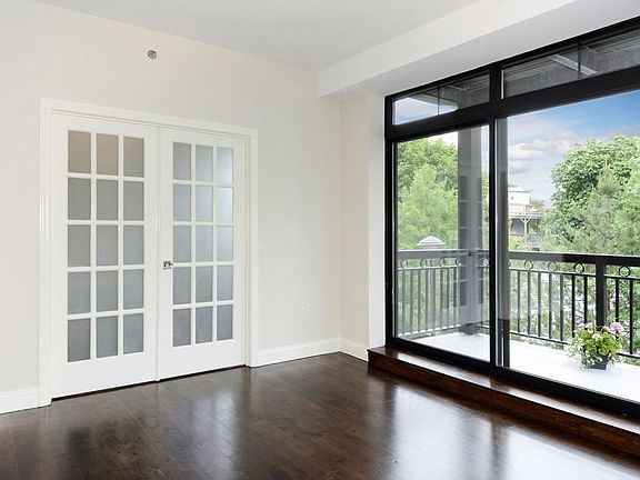 5th image of 110-112 Cypress St Unit 211