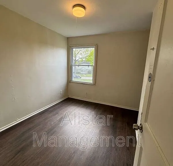 944 S Central Dr — Photo 15