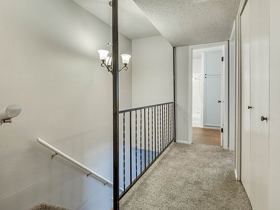 4th image of 1201 Lakecrest Dr Unit 1231