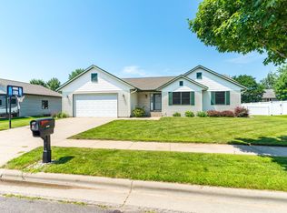 1517 Johnson St, Onalaska, WI 54650